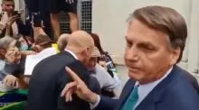 Bolsonaro chama Barroso de filho da puta; depois, apaga vídeo...Assista ao vídeo
