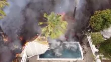 La Palma: piscina e reservatório de água fervem enquanto lava atinge casas, veja o vídeo