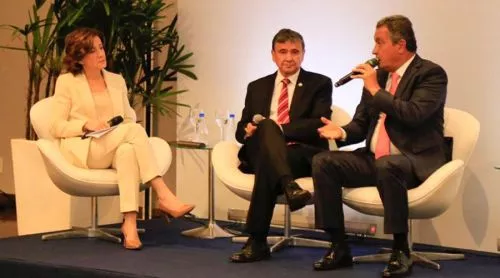 Governador Rui Costa debate desafios do novo governo federal em Brasília